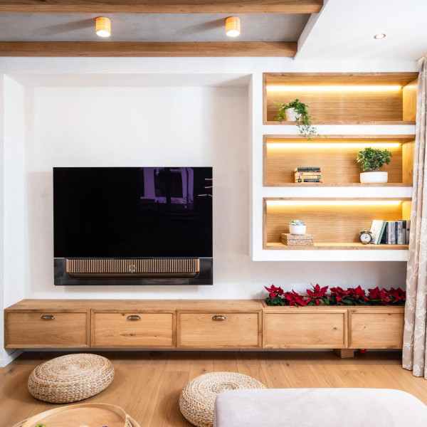 ТВ секция в джапанди стил