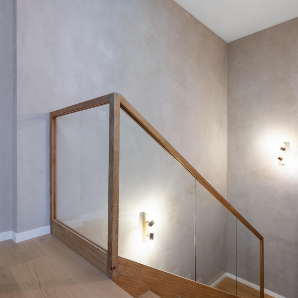 Стълбище стъклен парапет