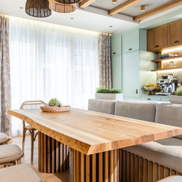 Трапезна маса масив